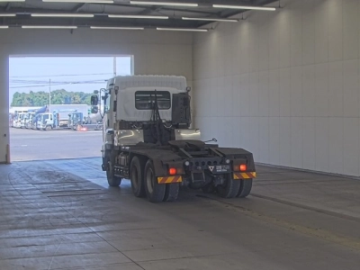 ISUZU GIGA
