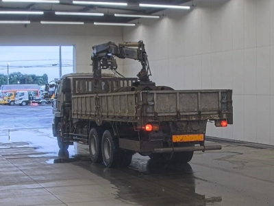 ISUZU GIGA