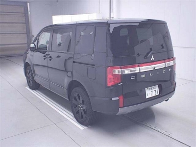 MITSUBISHI DELICA D:5