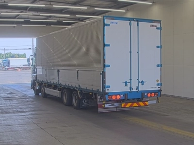 NISSAN DIESEL (UD) QUON