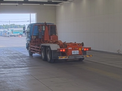 ISUZU GIGA