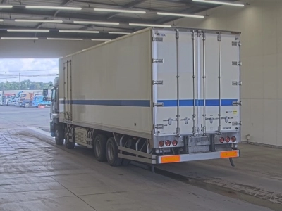ISUZU GIGA
