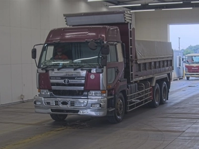 NISSAN UD