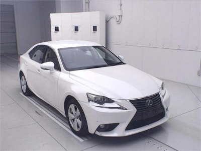 LEXUS IS