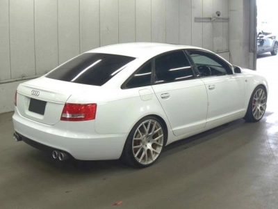 AUDI A6 AVANTE