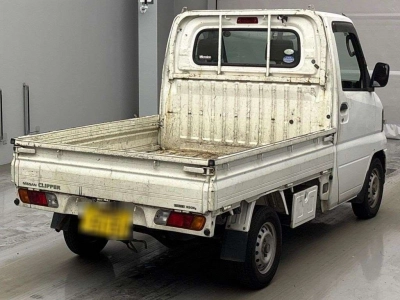 NISSAN CLIPPER TRUCK
