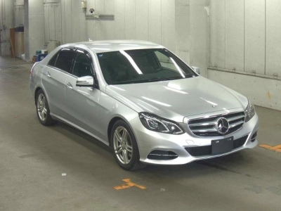 MERCEDES BENZ E CLASS