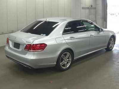MERCEDES BENZ E CLASS