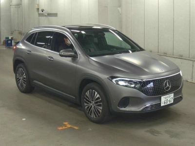 MERCEDES BENZ EQA
