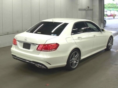 MERCEDES BENZ E CLASS