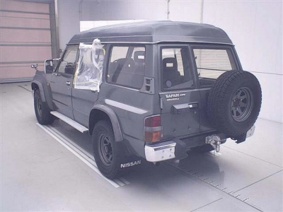 NISSAN SAFARI