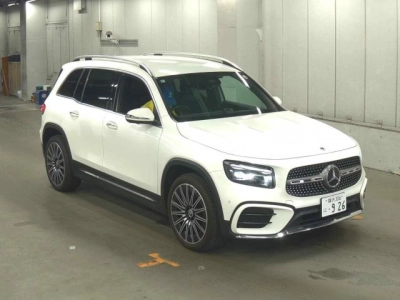 MERCEDES BENZ GLB