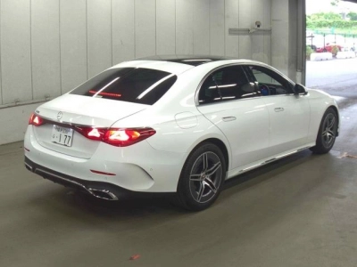 MERCEDES BENZ E CLASS