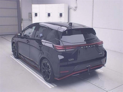 NISSAN AURA