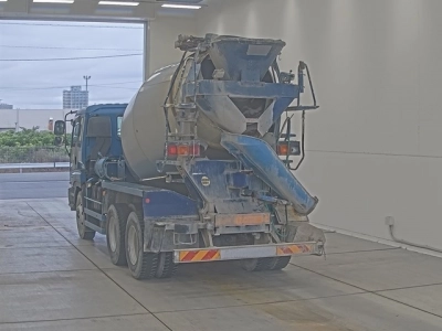 ISUZU GIGA