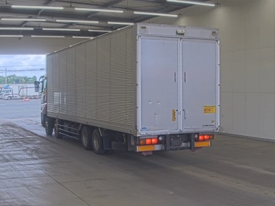 MITSUBISHI FUSO SUPER GREAT