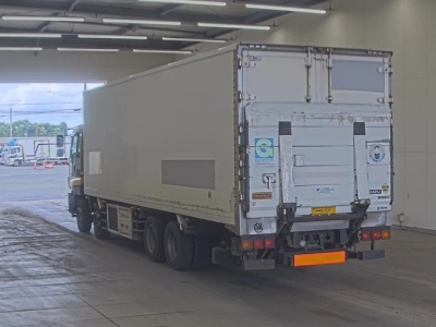 ISUZU GIGA