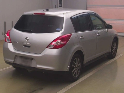 NISSAN TIIDA