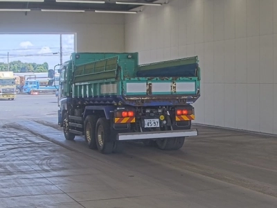 ISUZU GIGA