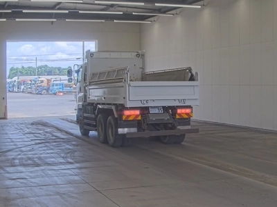 ISUZU GIGA