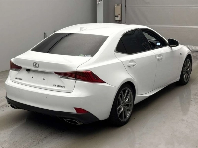 LEXUS IS