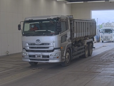 NISSAN UD
