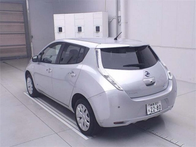 NISSAN LEAF