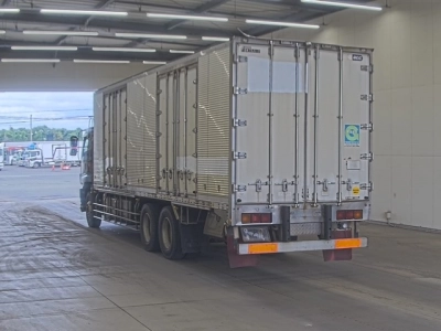 ISUZU GIGA