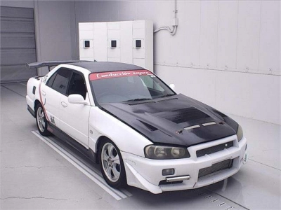 NISSAN SKYLINE
