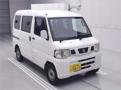 NISSAN NV100 CLIPPER