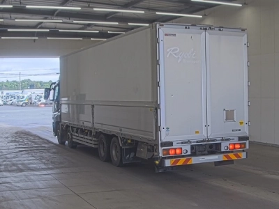 MITSUBISHI FUSO SUPER GREAT
