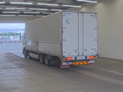 NISSAN DIESEL (UD) QUON