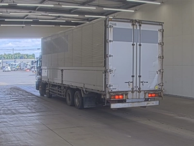ISUZU GIGA