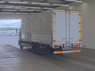 ISUZU GIGA