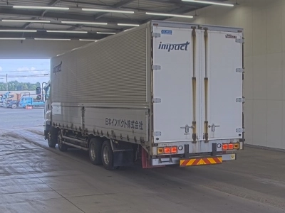 ISUZU GIGA