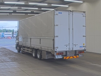 ISUZU GIGA