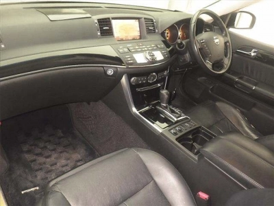 NISSAN FUGA