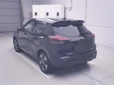 NISSAN KICKS