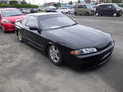 NISSAN SKYLINE
