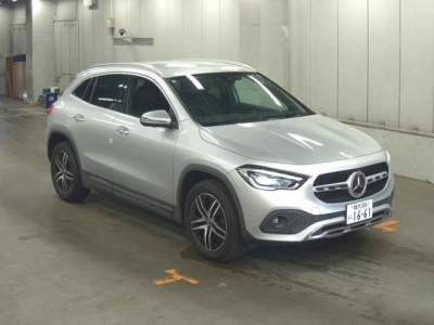 MERCEDES BENZ GLA