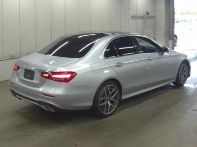 MERCEDES BENZ E CLASS