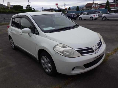 NISSAN TIIDA