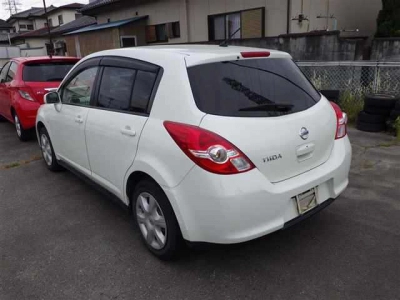NISSAN TIIDA