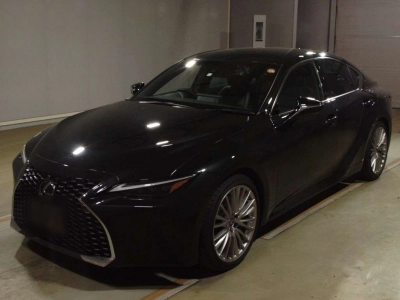 LEXUS IS