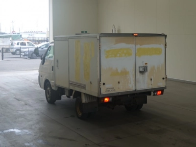 MITSUBISHI DELICA WAGON
