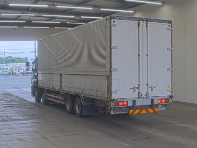 ISUZU GIGA