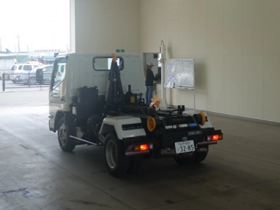 MITSUBISHI CANTER
