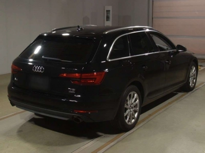 AUDI A4 AVANTE