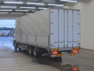 NISSAN DIESEL (UD) QUON