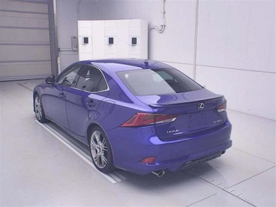 LEXUS IS